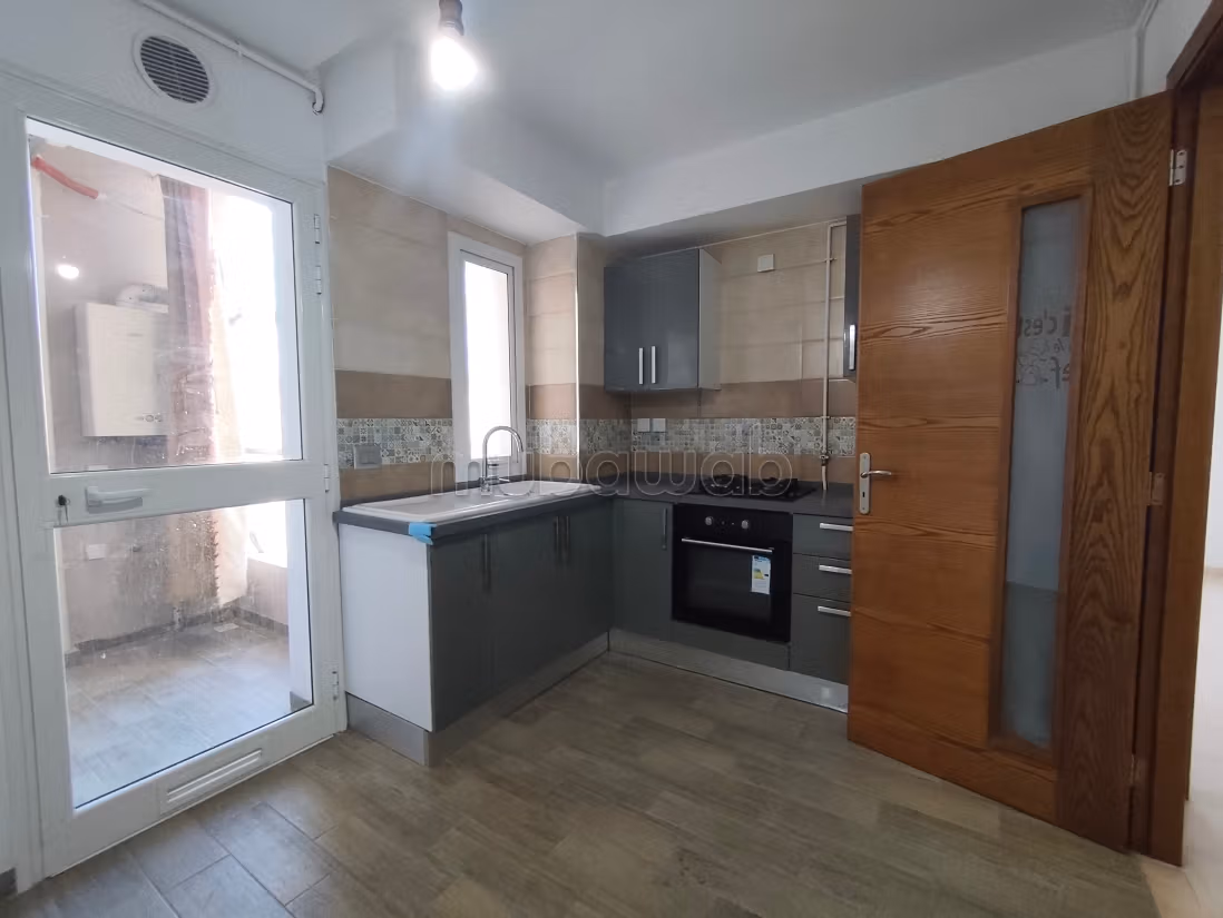 Apartment for rent in Aouina. 2 beautiful rooms. Satellite dish, secured residence