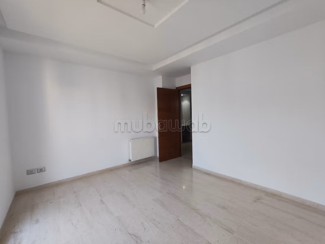 Apartment for rent in Aouina. 2 beautiful rooms. Satellite dish, secured residence