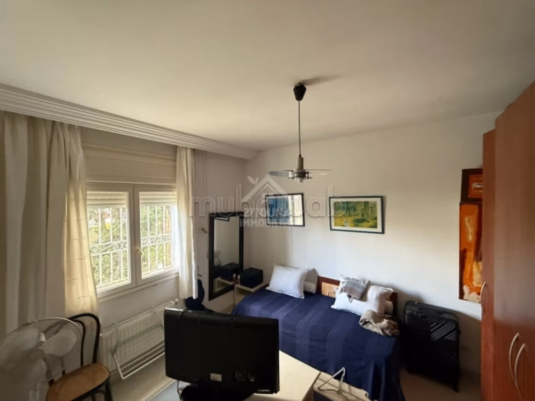 A vendre une villa duplex avec jardin à La Marsa