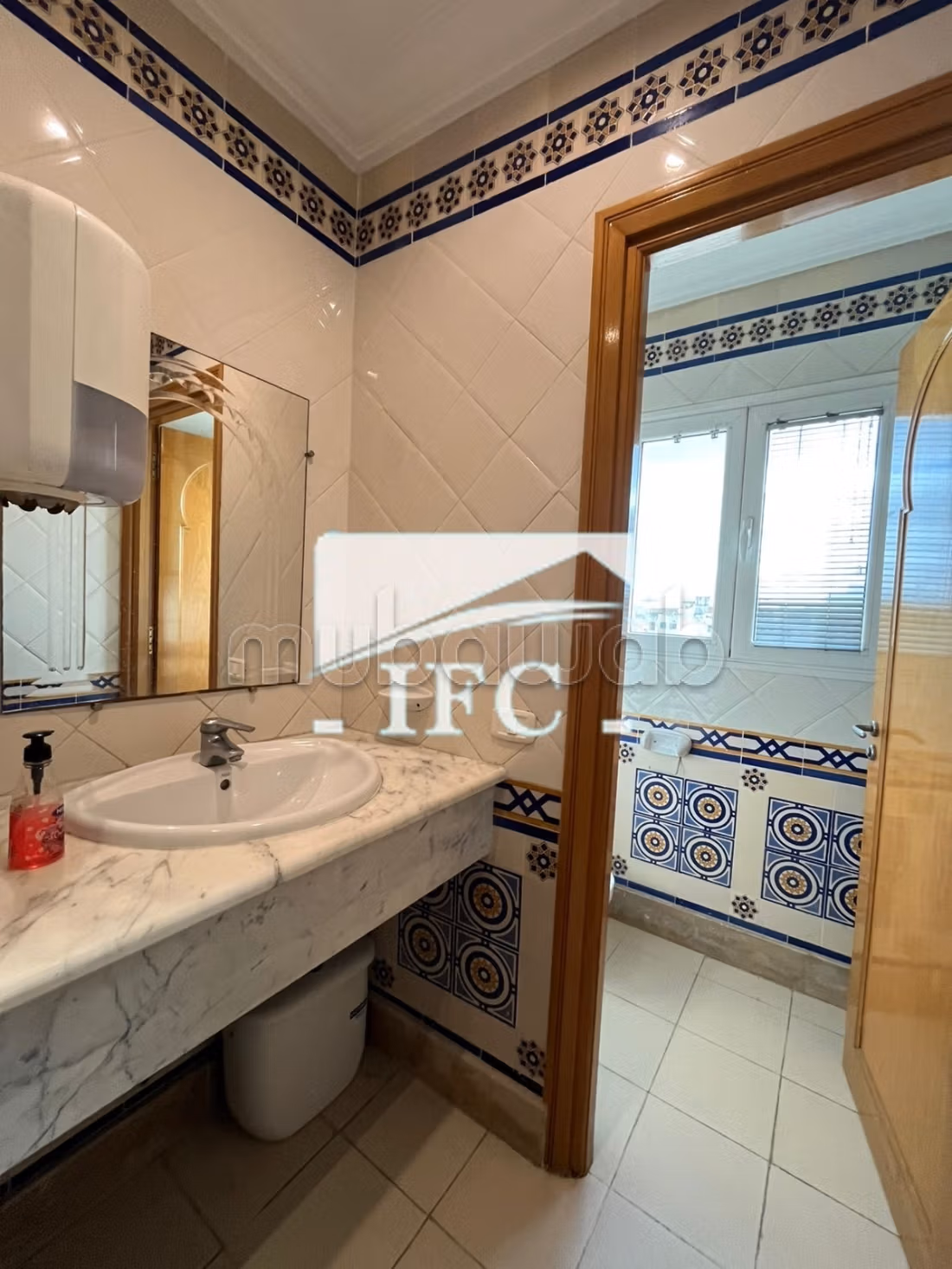 Edificio in affitto R2 di 830m² a Cité Jardin IFCM234