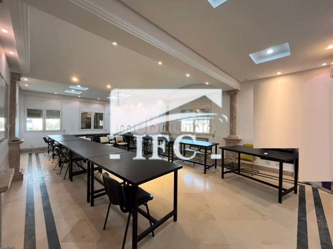 Edificio in affitto R2 di 830m² a Cité Jardin IFCM234