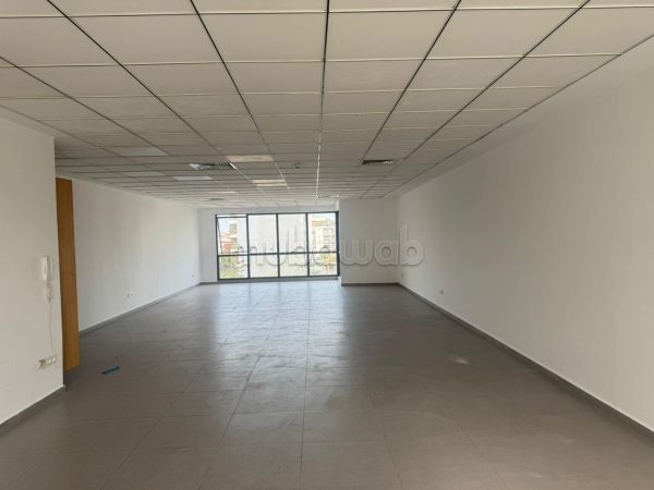 Offices for rent in Oasis. Area of 100 m². With garage and lift