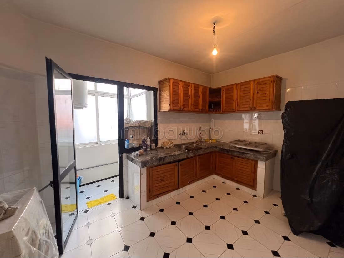 Grand appartement 4 chambres en plein centre – Quartier Nejma
