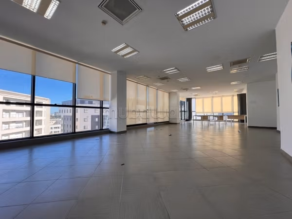 À louer un étage de bureaux au lac2
