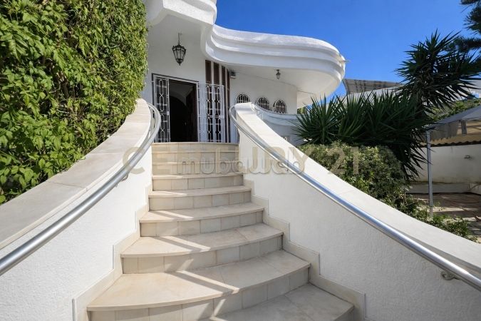 Villa Gammarth prés café journal