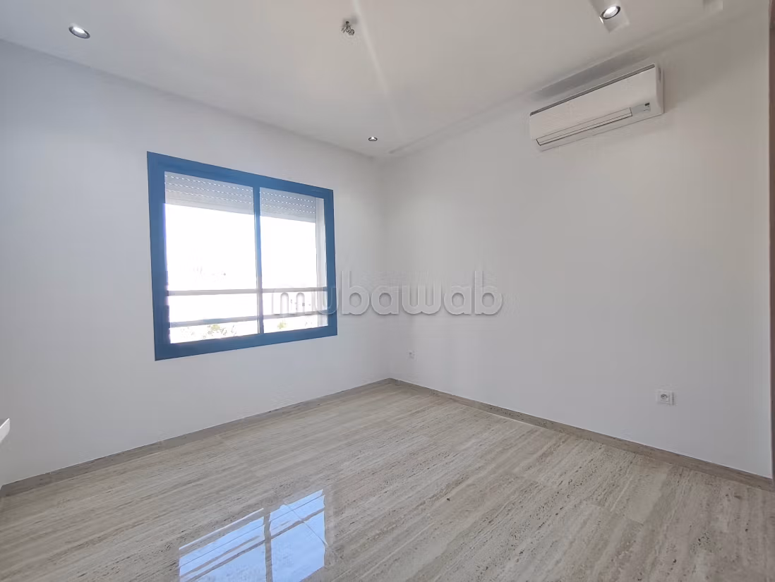 Flat for rent in Bhar Lazreg. Total area 70 m². Satellite dish, secured residence