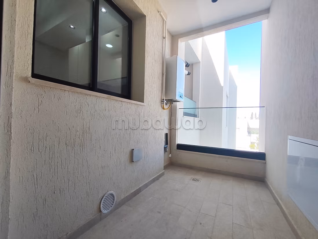 Flat for rent in Bhar Lazreg. Total area 70 m². Satellite dish, secured residence