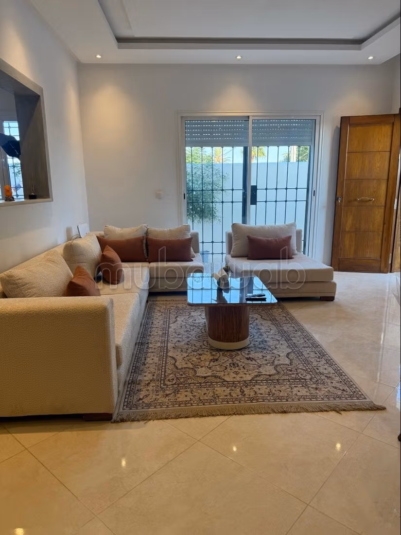 Casa indipendente arredata a El Wahat l'Aouina