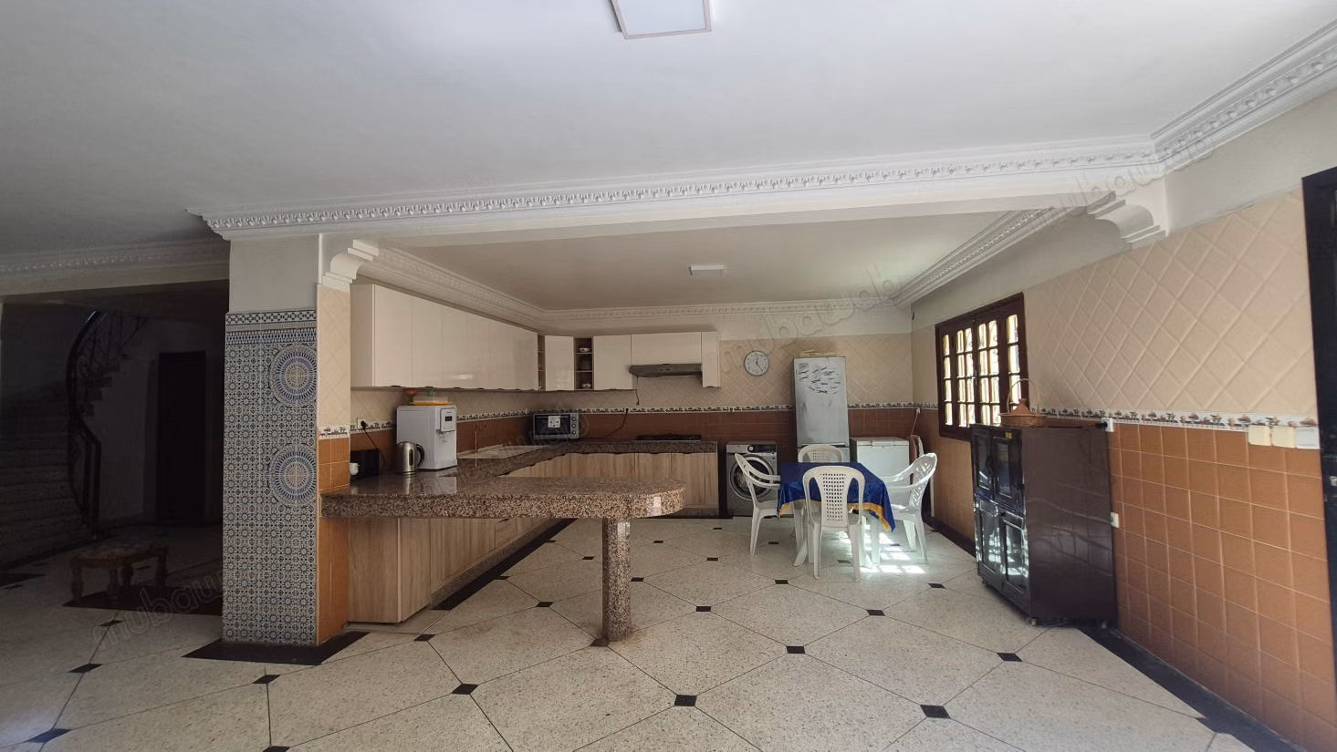 A vendre villa 300m2 
Sidimaarouf