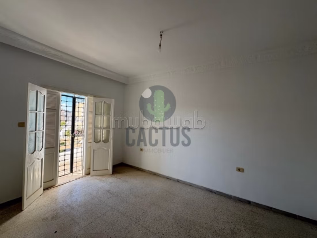 In vendita Villa su un terreno di 360m² a Mongi Slim