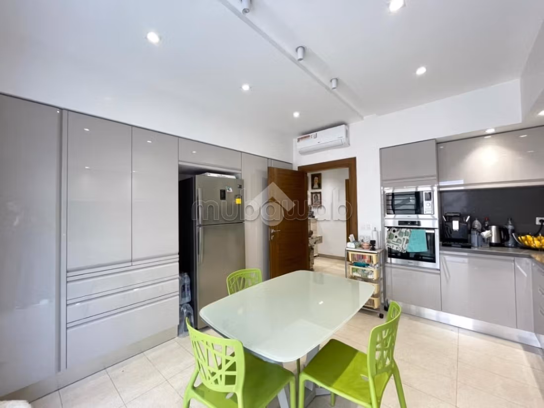 Villa floor for rent