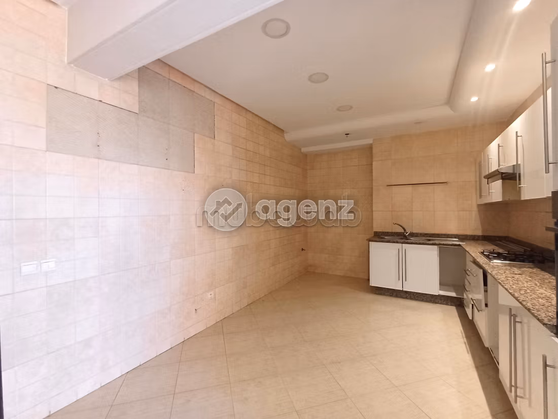 Appartement à vendre 176 m², 3 chambres Val Fleurie Casablanca
