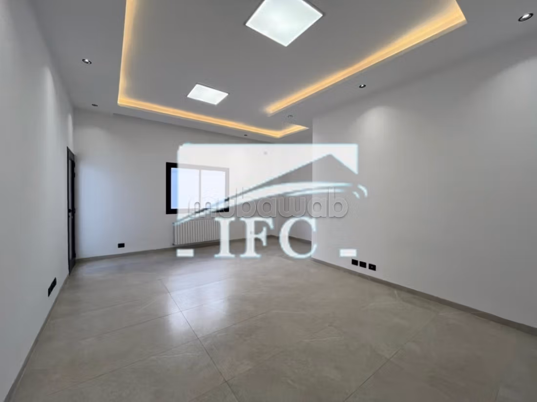 Edificio in affitto 590m² Giardino della città IFCM235