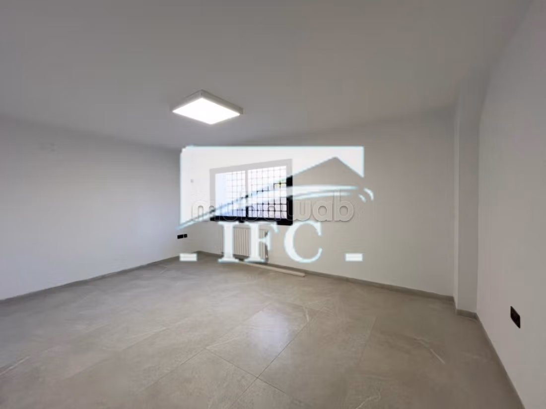 Edificio in affitto 590m² Giardino della città IFCM235