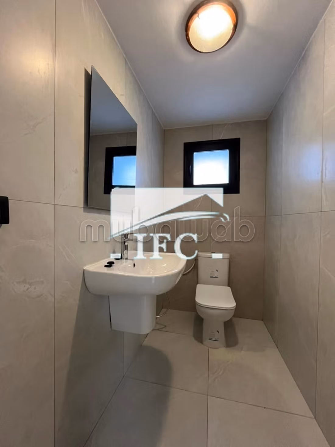 Edificio in affitto 590m² Giardino della città IFCM235