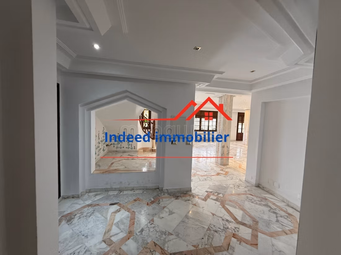 In vendita a el menzah 9a – villa di prestigio r2