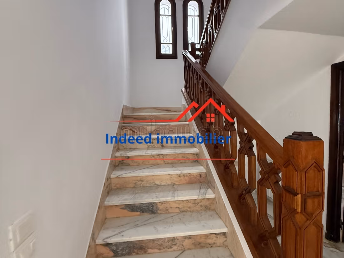 In vendita a el menzah 9a – villa di prestigio r2