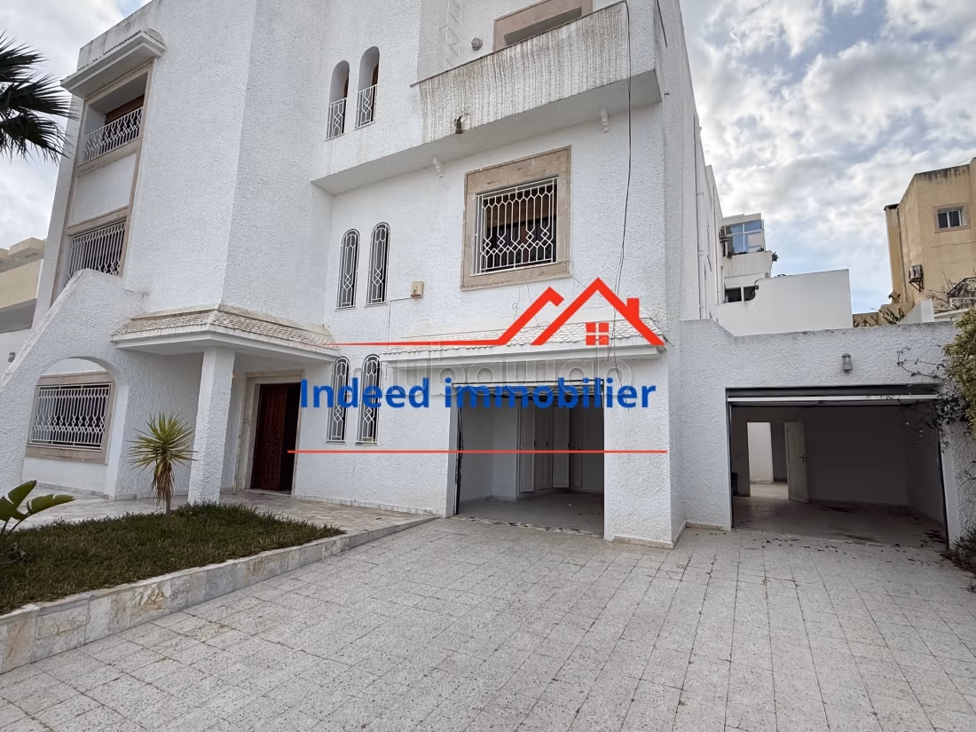 In vendita a el menzah 9a – villa di prestigio r2