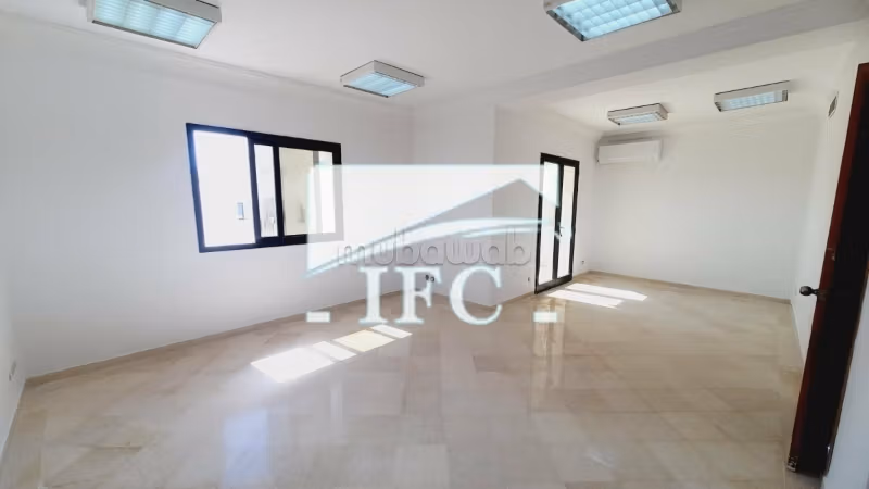 Bureau en 5 espaces 130m² Lac 1–IFCL1365