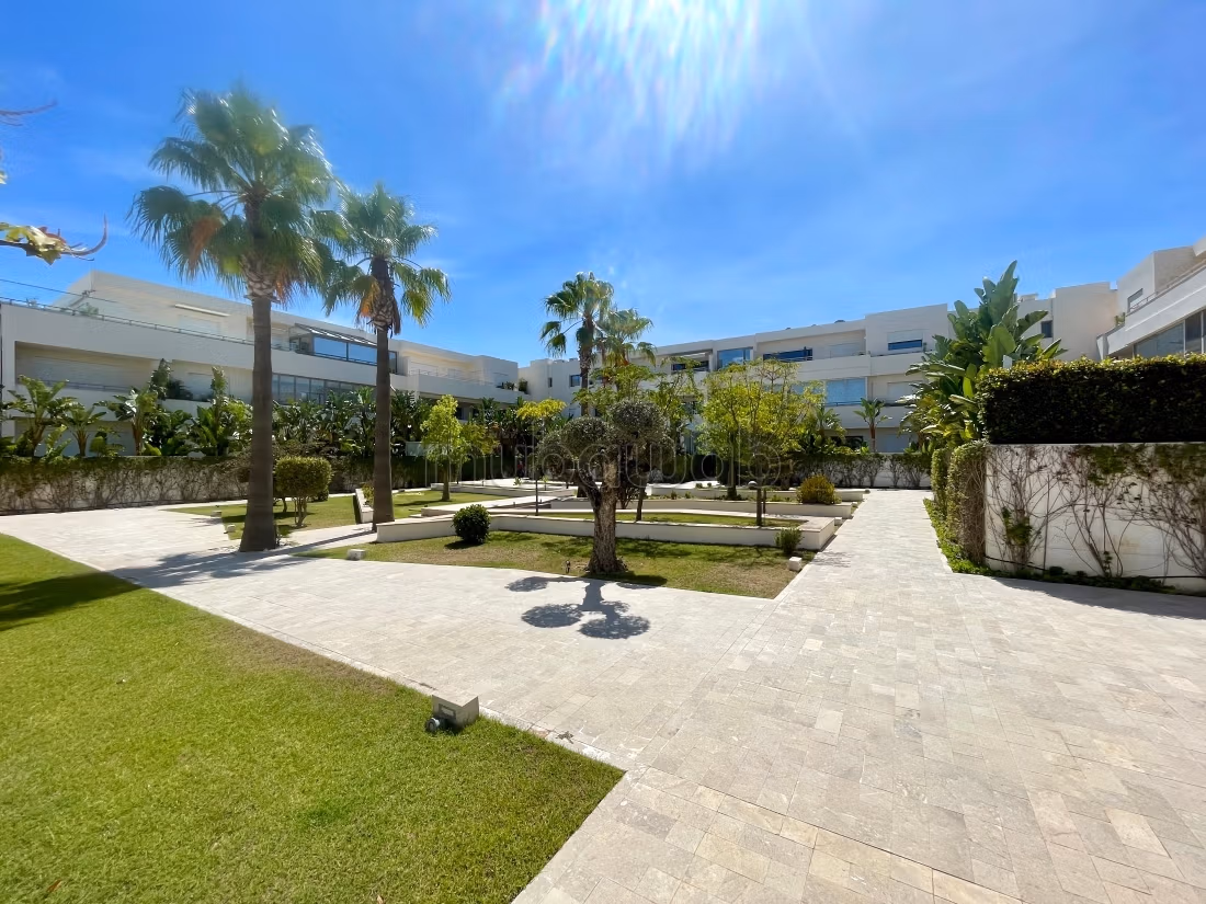 Spacious S2 Apartment with Pool, Gammarth