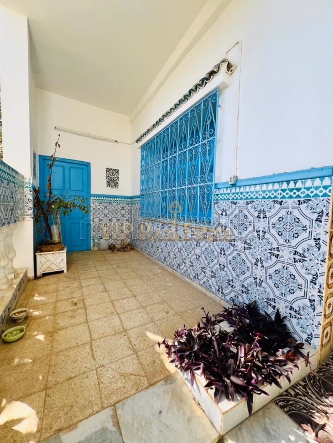 IN VENDITA – Villa da ristrutturare su due livelli indipendenti