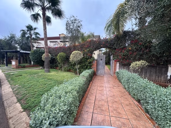 Villa en venta – Barrio Californie – Casablanca