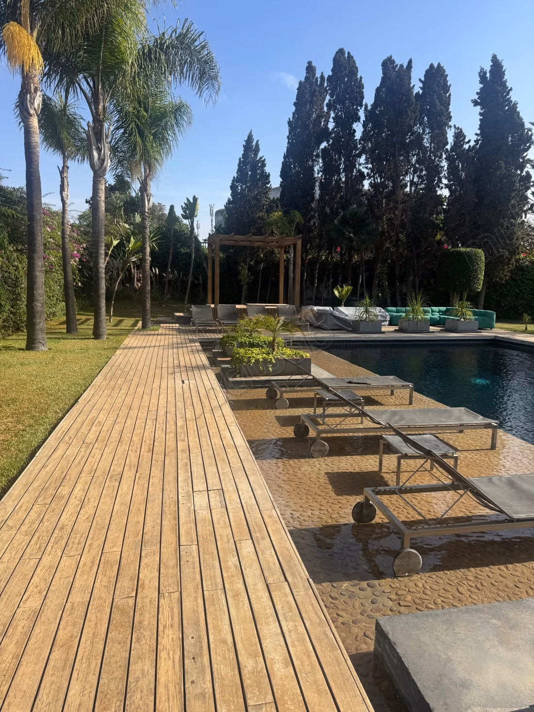California – Immediate proximity to American School