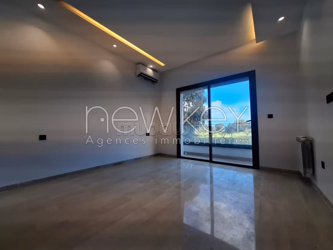 Exceptional S3 apartment with a panoramic view of greenery
