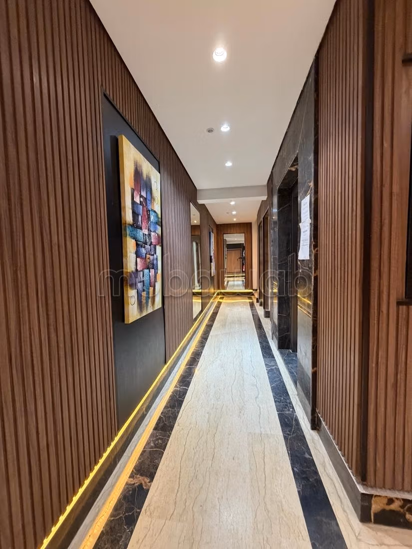 Appartement te huur in Roches Noires. 2 mooie slaapkamers. Conciërgeservice.