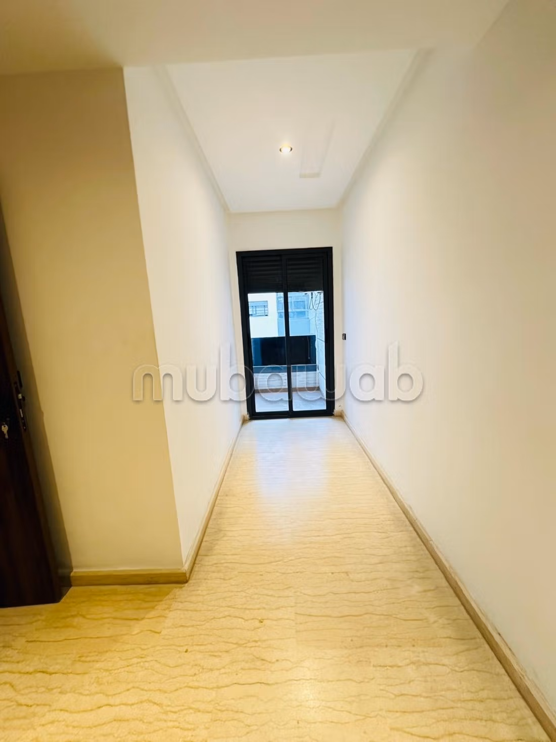 Appartement te huur in Roches Noires. 2 mooie slaapkamers. Conciërgeservice.