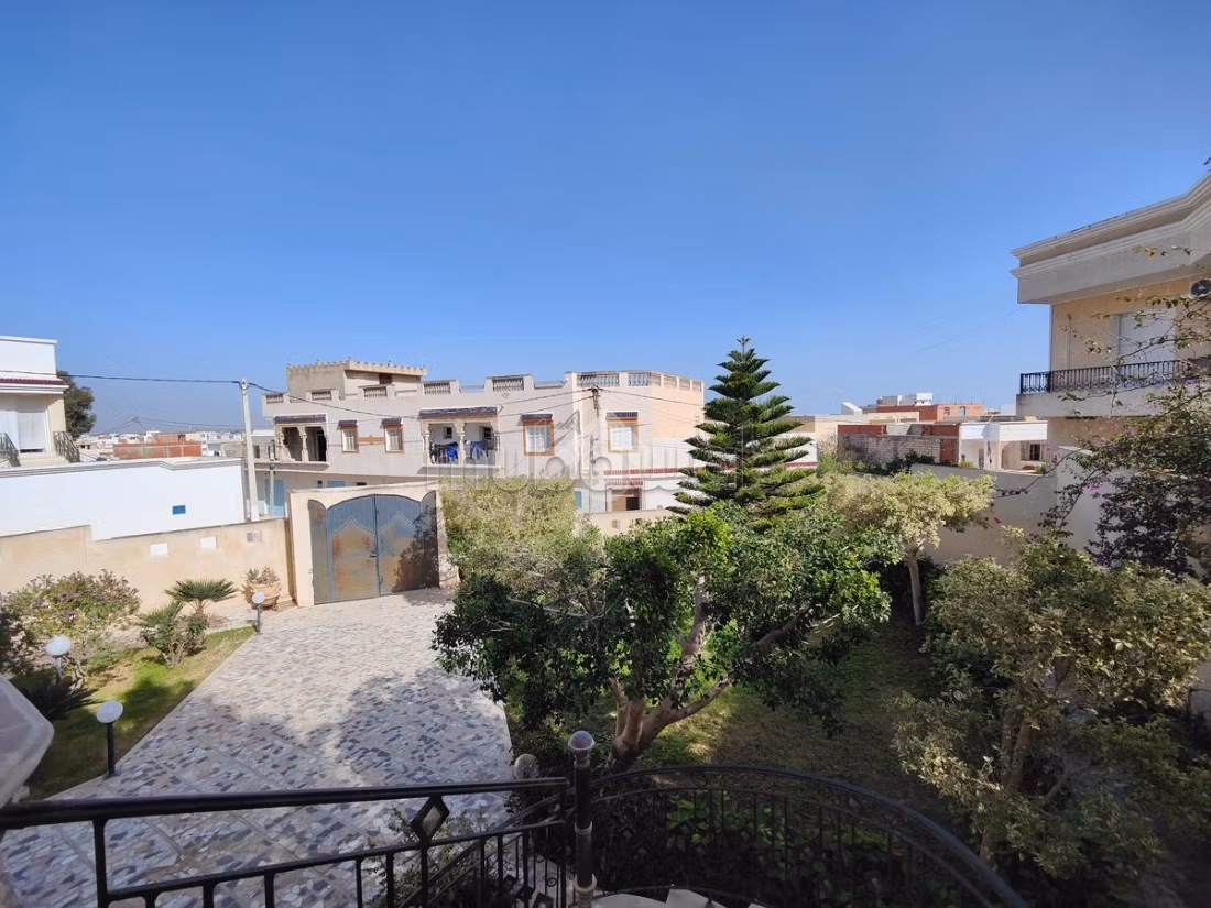Detached villa for sale