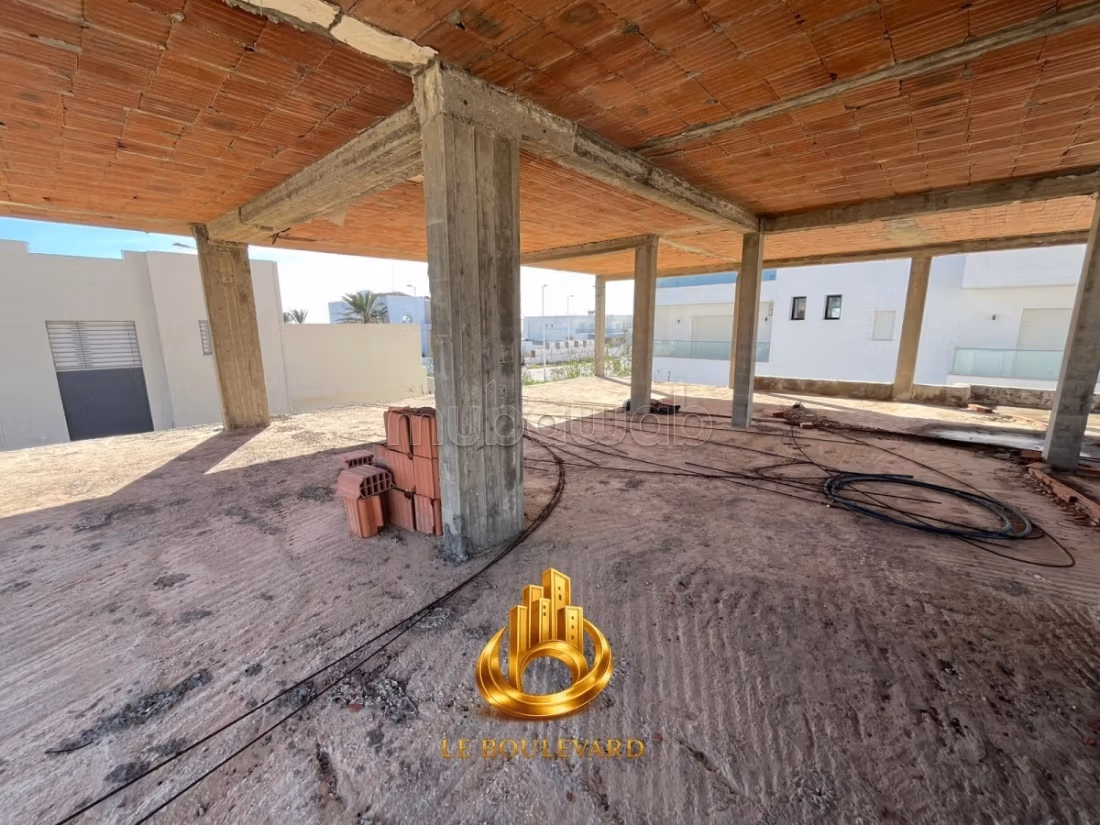 A Vendre Villa R2 Inachevée à Jinene Benikhiar
