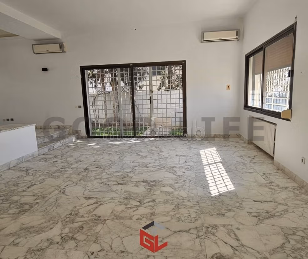 In affitto una villa su 3 livelli a Manar 1