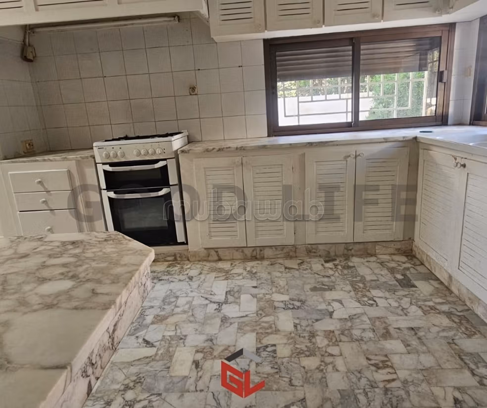 In affitto una villa su 3 livelli a Manar 1