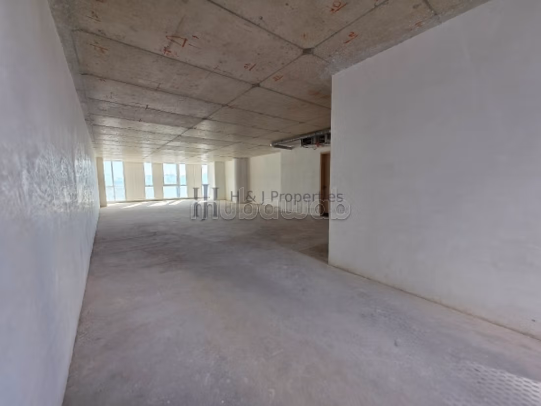 Bureau de 189m² shell & core 
3 parkings