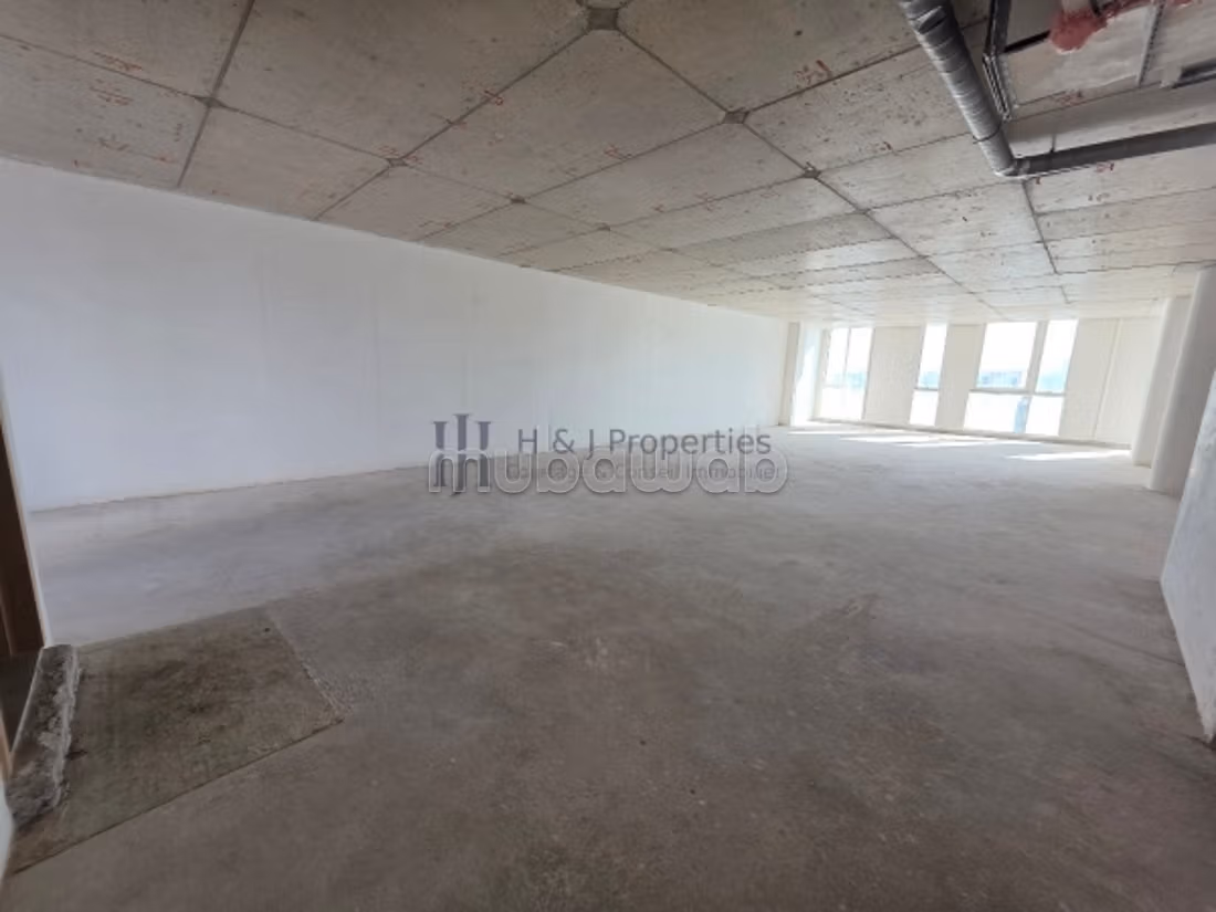 Bureau de 189m² shell & core 
3 parkings