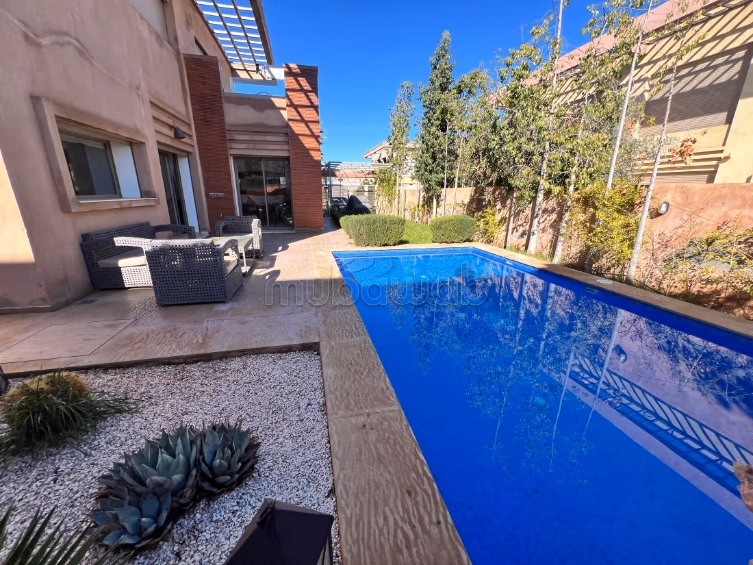 Luxe villa te koop in AKENZA Route de l'Ourika. Oppervlakte 400 m²