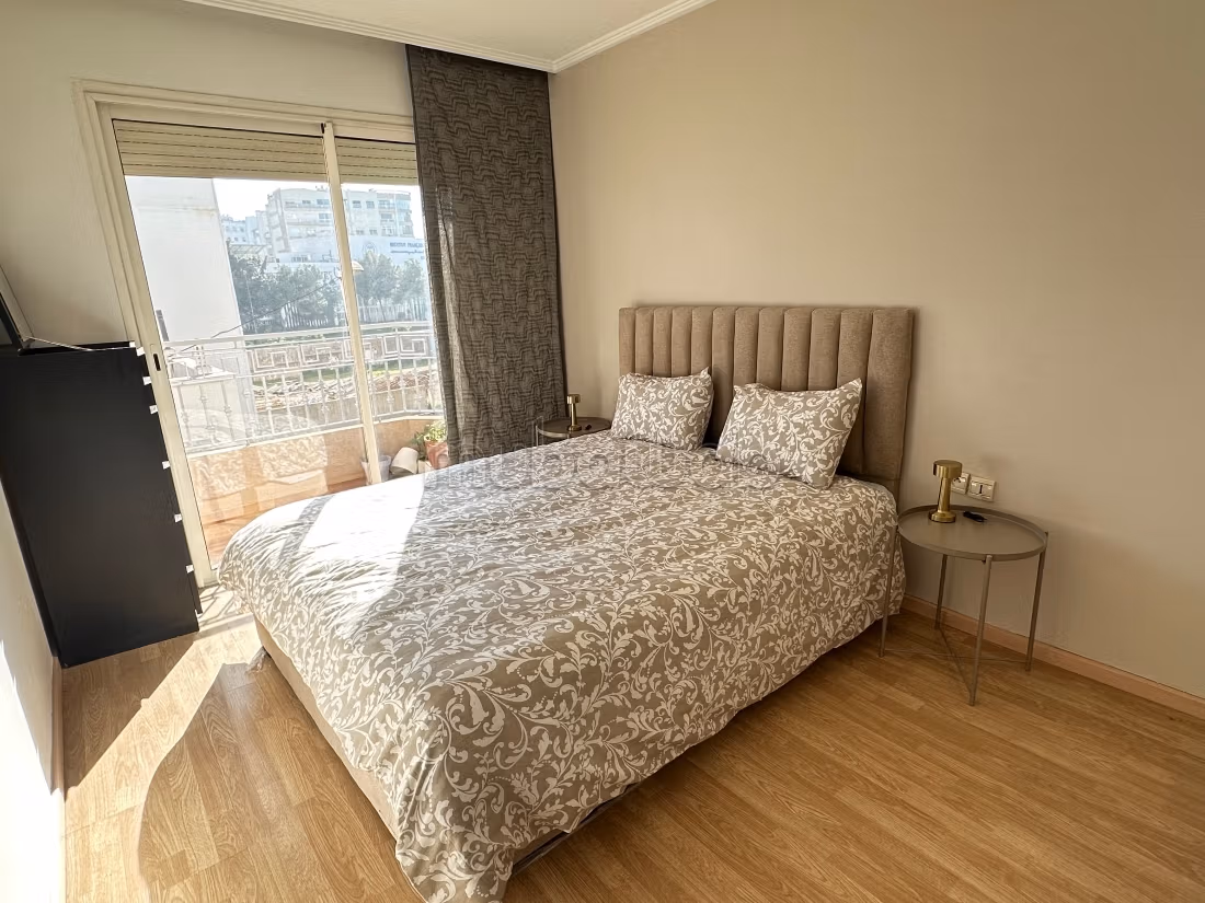 Superbe appartement 2 chambres à la location meublé et très ensoleillé — 6