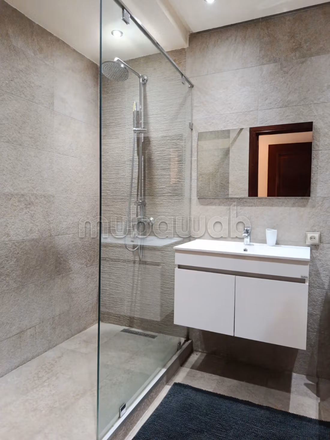 Gauthier, bel appartement en location, meublé 3CH — 5