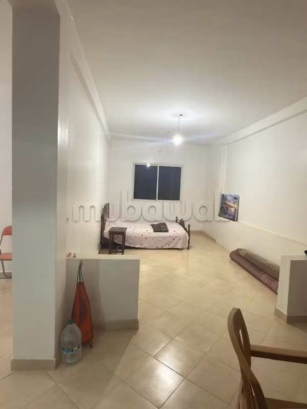 Se vende piso en Route de Safi. 5 habitaciones. Cocina bien equipada