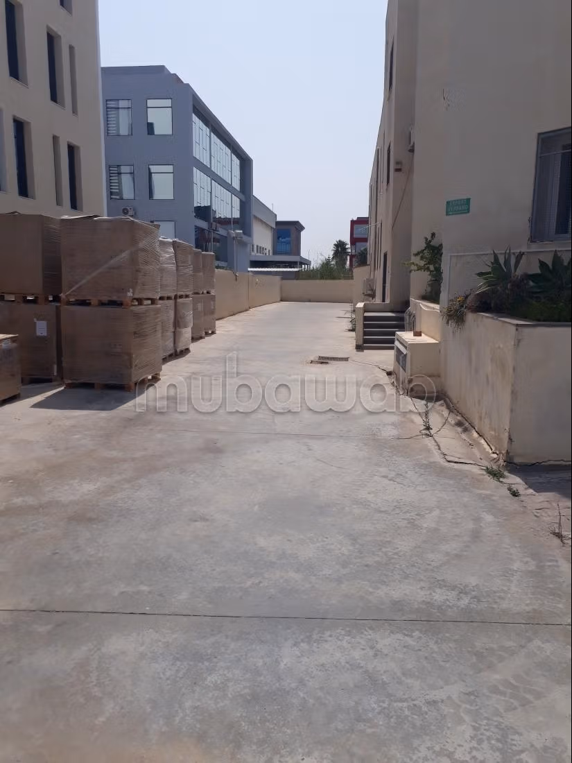 Local administratif/industriel Za kheireddine lac3