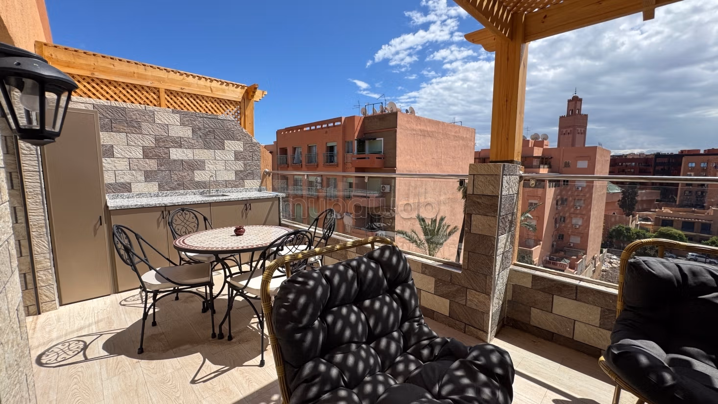 Appartement meublé dernier étage avec terrasse — 4