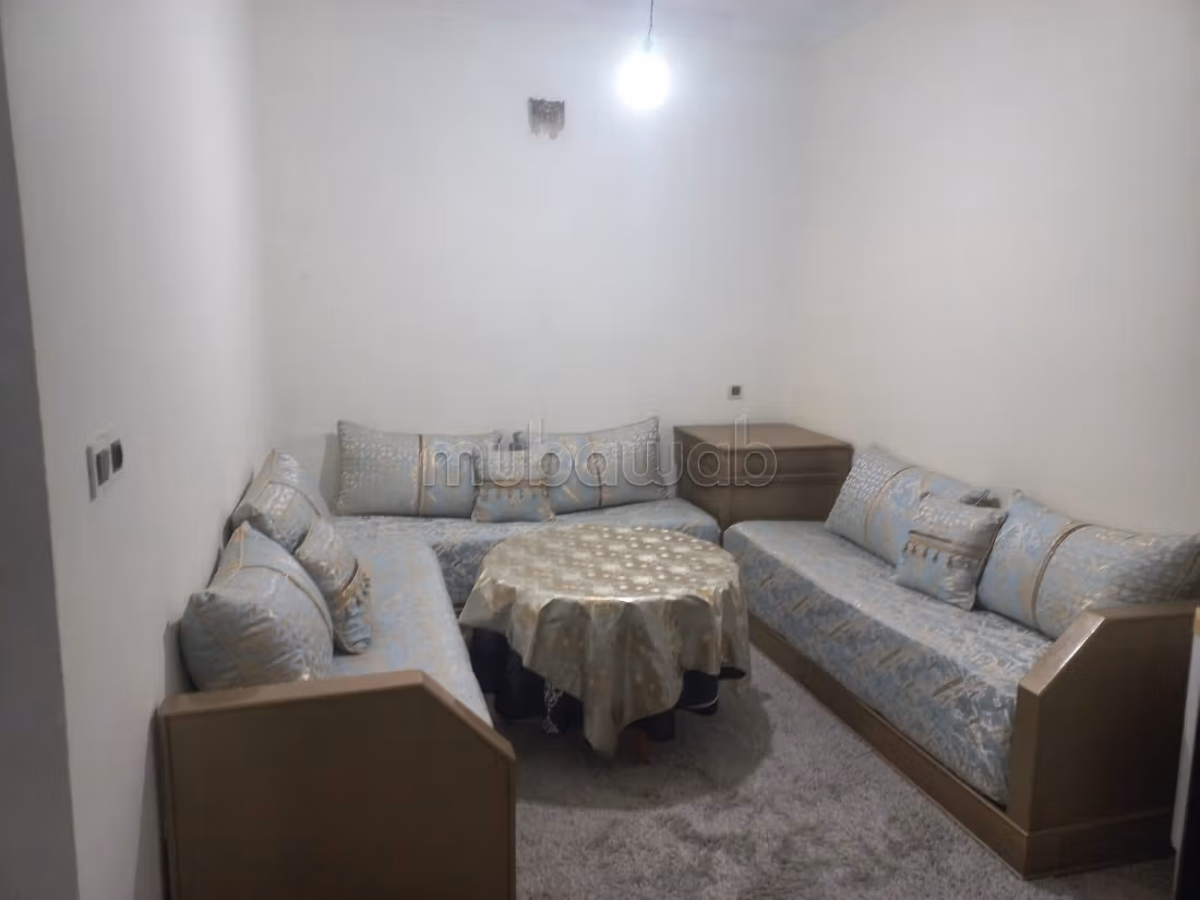 Location d'un appartement à Centre. 2 pièces confortables. Cuisinière avec four — 4