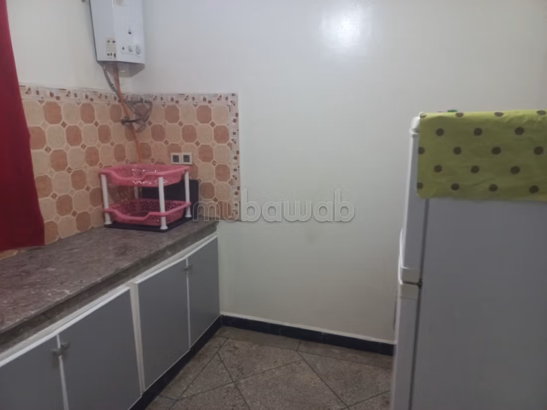 Location d'un appartement à Centre. 2 pièces confortables. Cuisinière avec four — 6