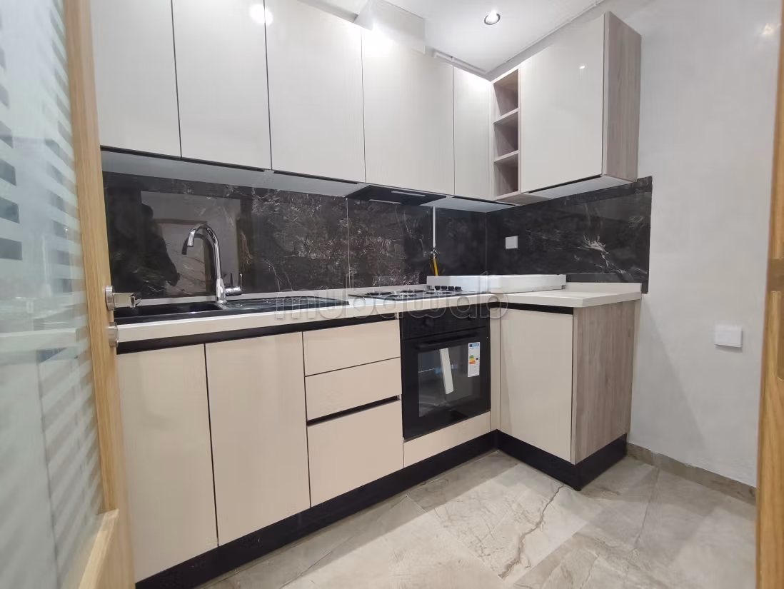 Bellissimo appartamento in affitto a La Soukra. Superficie totale 70 m². Porta blindata, servizio di sicurezza