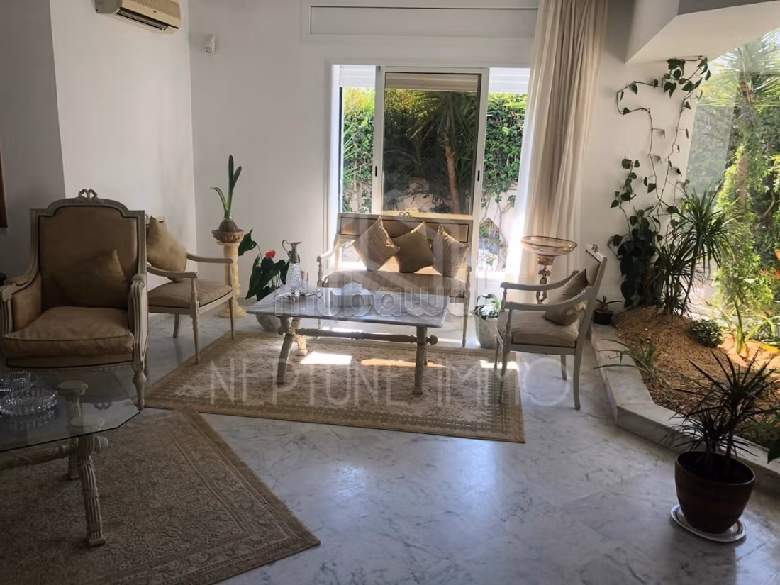 In affitto villa con piscina a Marsa