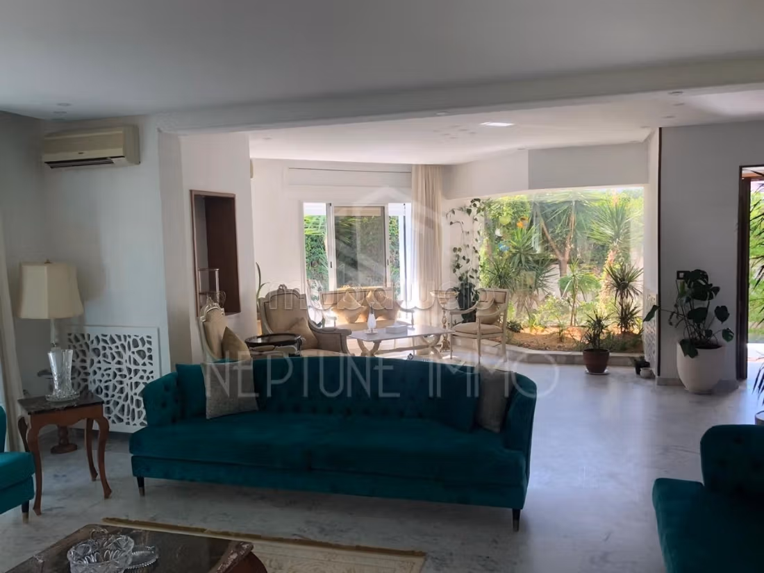 In affitto villa con piscina a Marsa