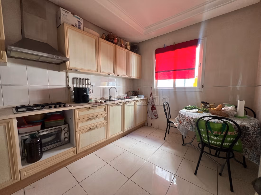 Flat for rent in Aouina. 2 lovely rooms. Caretaker service available, air conditioning
