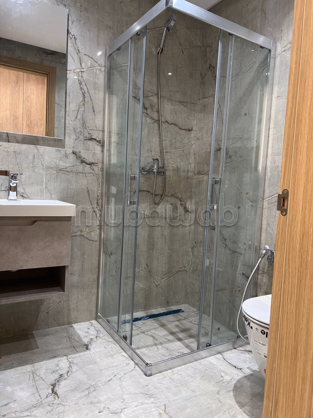 Apartment for sale in Bhar Lazreg. Total area 122 m². General satellite dish system, On site security