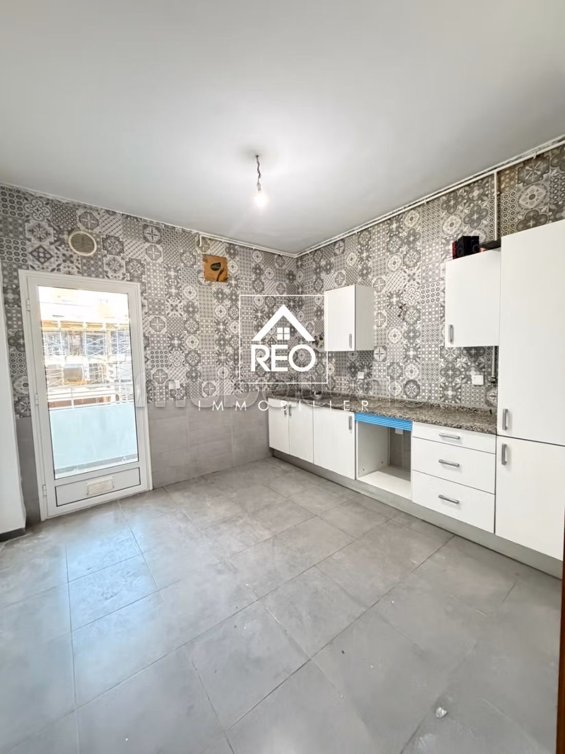 In Vendita: Un Appartamento S2 a Città Wahat